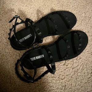 NWOT black Steve Madden travel studded sandals